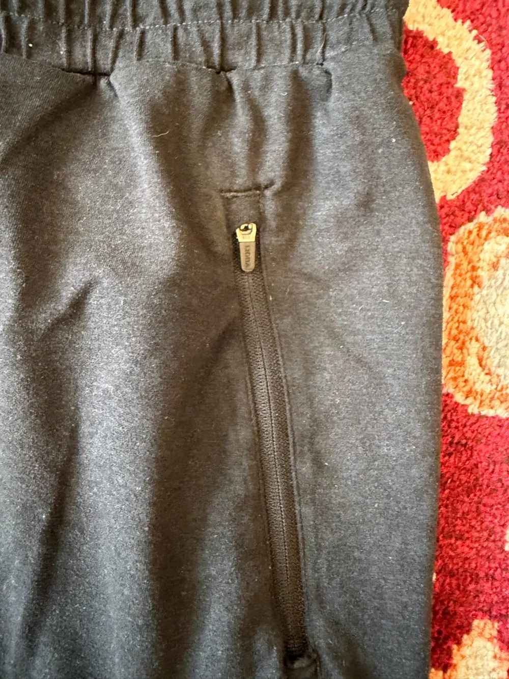 Vuori Black Sunday Performance Joggers men’s size Medium